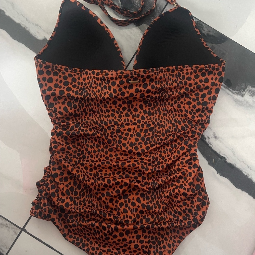 Victoria's Secret Leopard Print One Piece Swimsuit - Picture 3 of 8